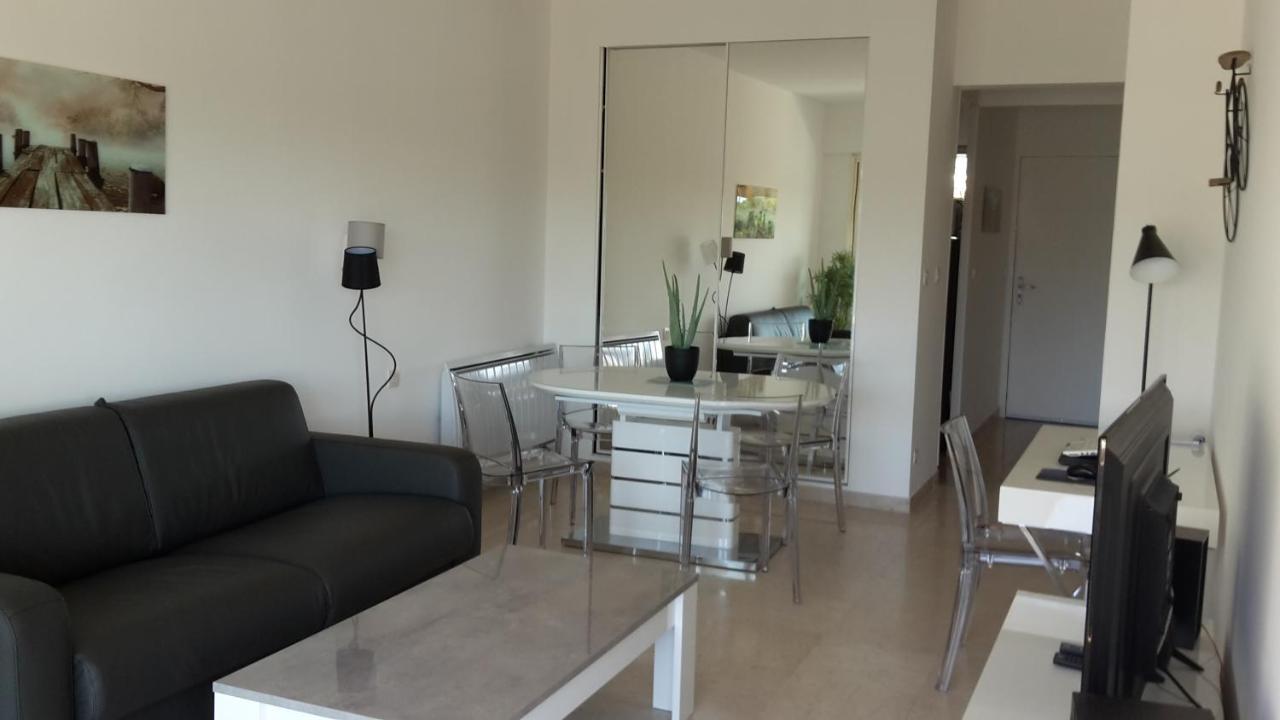 Appartement Bord De Mer Marina Baie Des Anges Вильнёв-Лубе Экстерьер фото